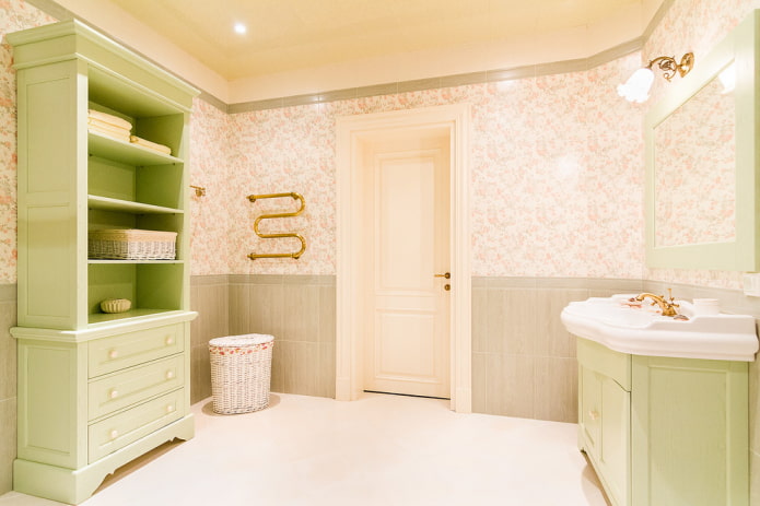 Shelf and cabinet in a Provencal bathroom