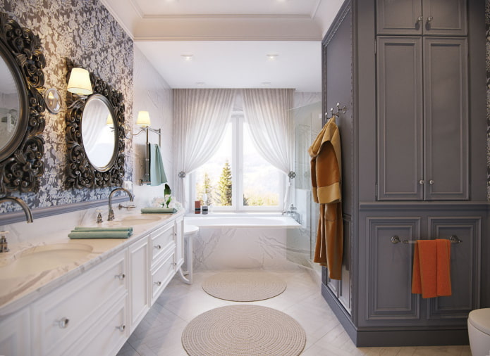 Rugs and carved mirrors in the bathroom