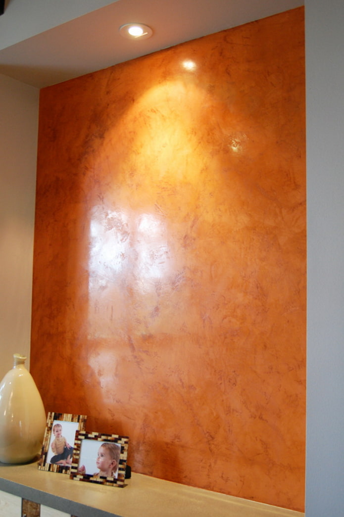 glossy Venetian decorative plaster