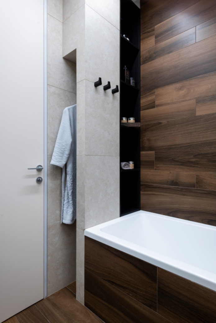 wood-like wall decoration in the bathroom