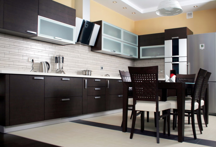 wenge-colored kitchen front
