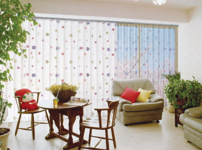 blinds with flowers in the living room interior