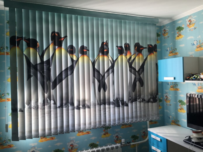 blinds with photo printing in the children's room