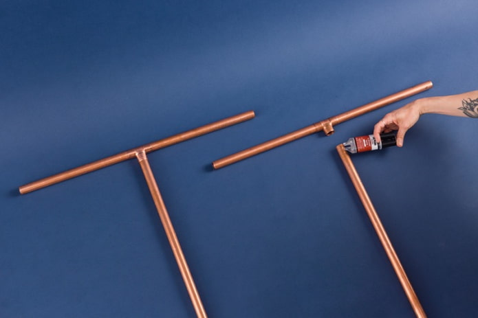 Connecting the supports