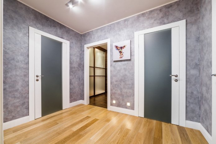 Venetian decorative plaster in the corridor