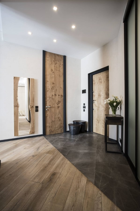 combination of tiles with floorboards