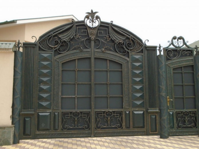 metal gates
