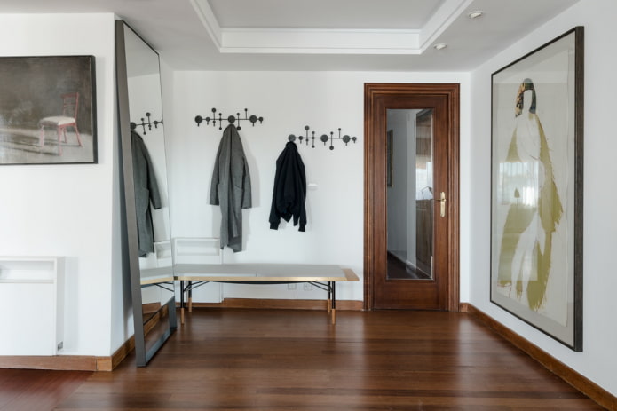entrance panels with a mirror in the interior