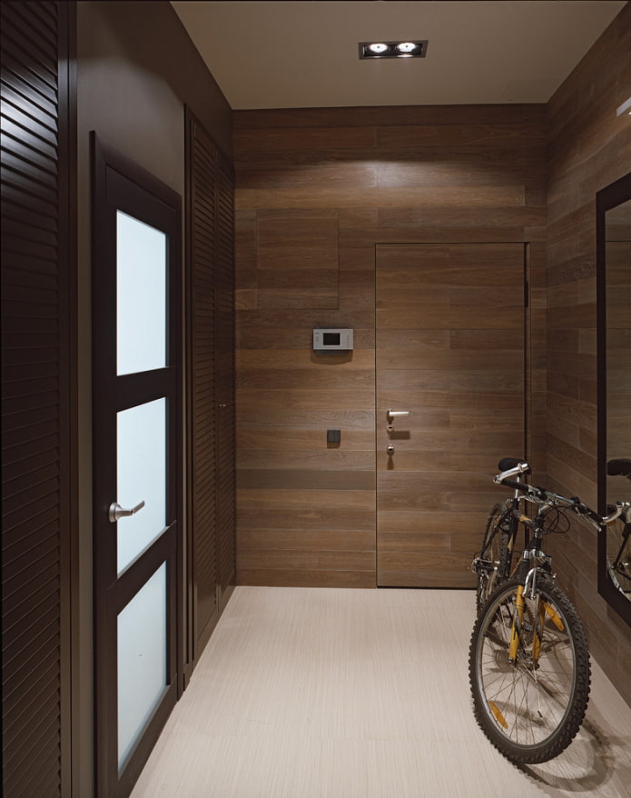 door decoration with laminate in the interior