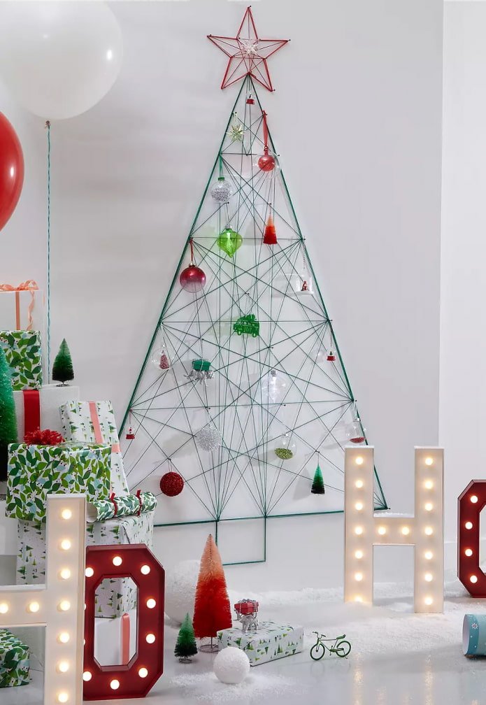 Thread wall Christmas tree