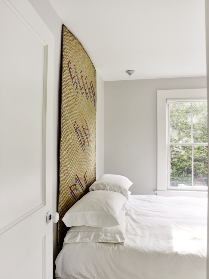 Tatami at the headboard