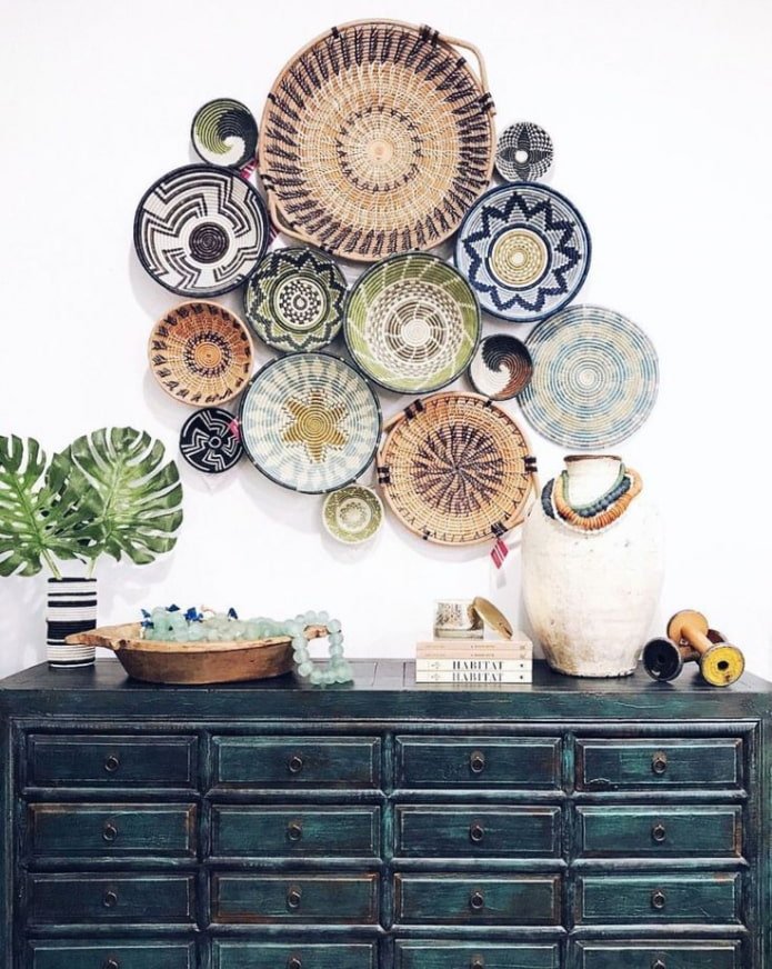 Wicker trays
