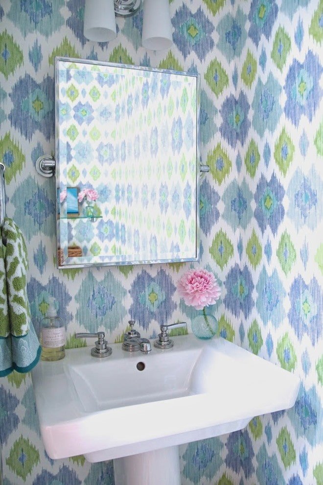 Wallpaper in the sink area