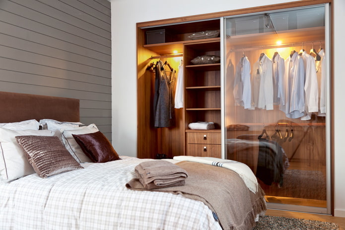 Wardrobe with lighting