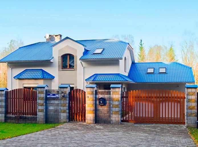 gates made of euro picket fence