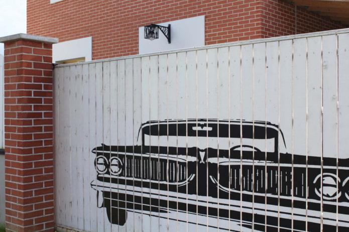 car drawing on the gate