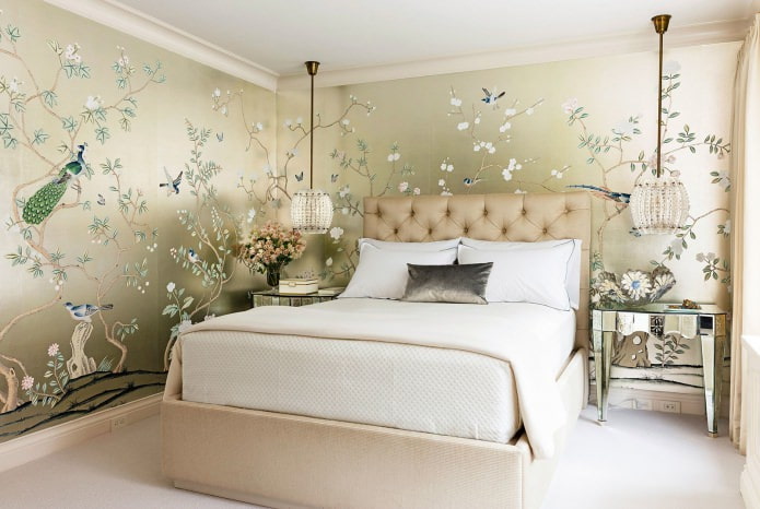golden wallpaper in the bedroom