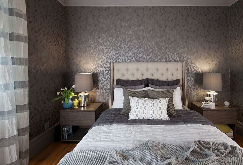 bedroom design with gray wallpaper