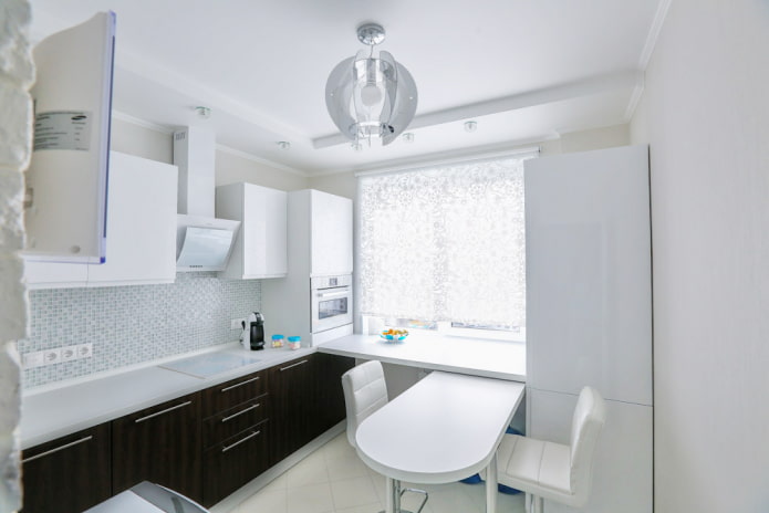oval pull-out tabletop