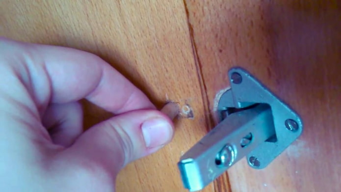 installing a dowel