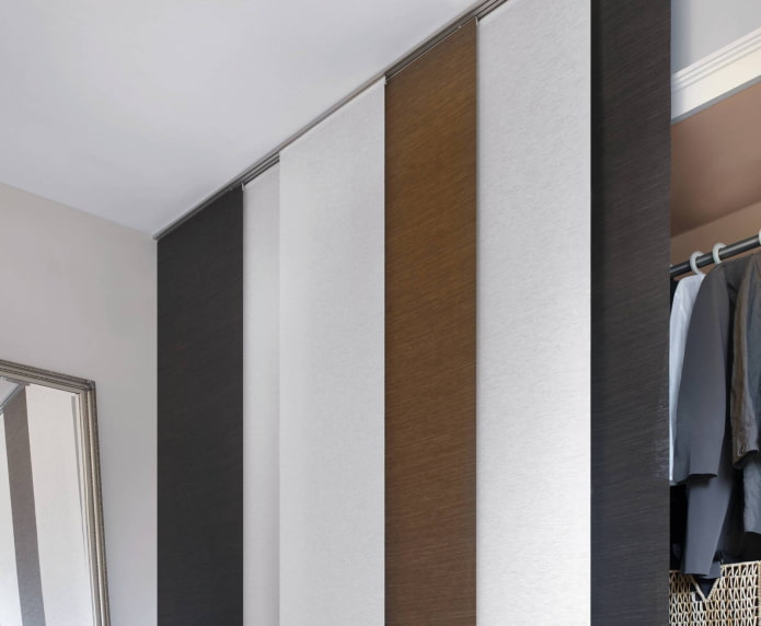 Japanese panels in the dressing room