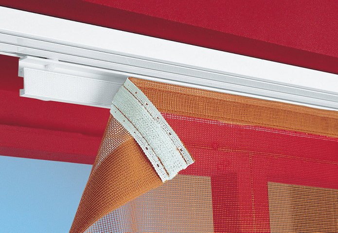 attaching curtains to a cornice