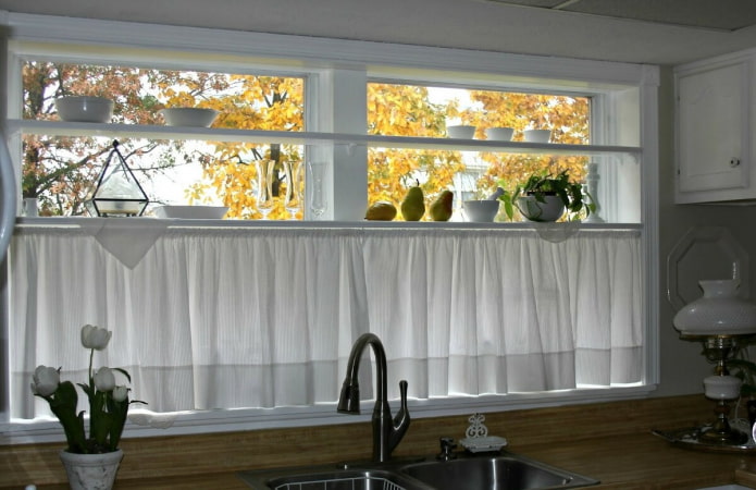Curtains on a cornice