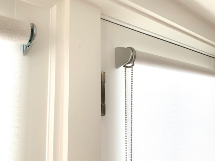 Roller blind mechanism