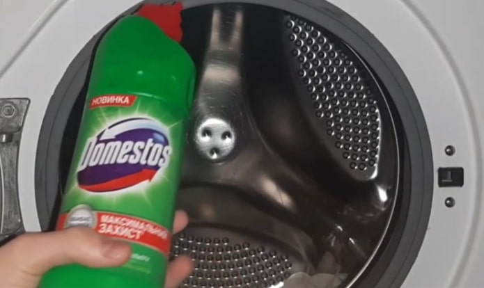 Domestos cleaner