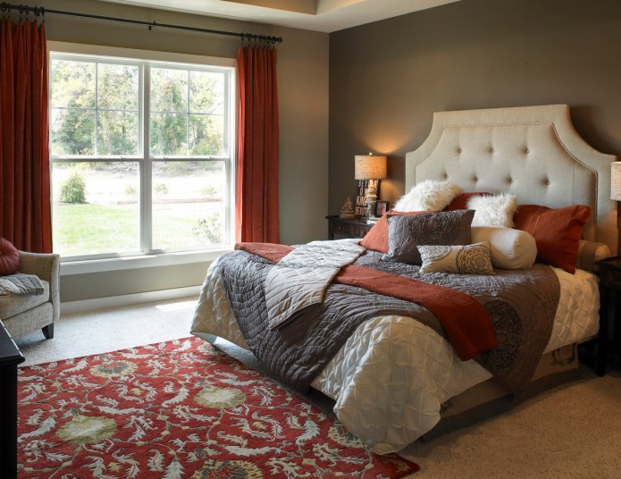 Bedspread located at an angle