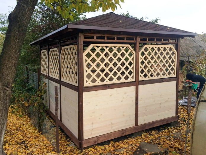 Diagonal lattice for a gazebo