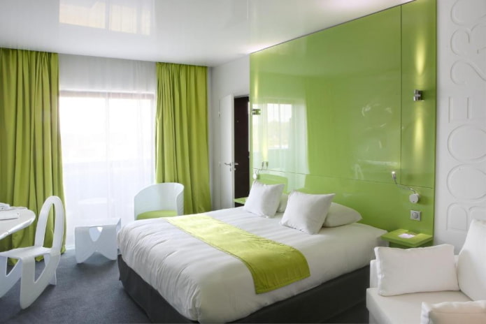 color combination in the interior of the bedroom in green tones
