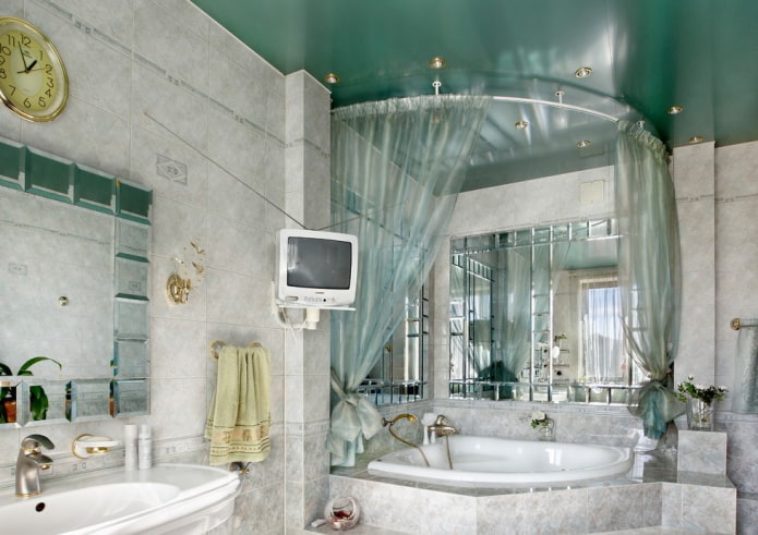 green stretch ceiling in the bathroom