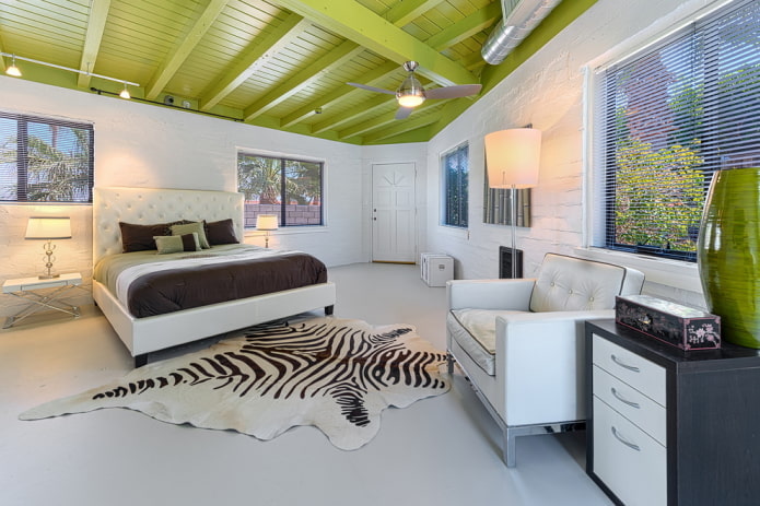 attic with green ceiling