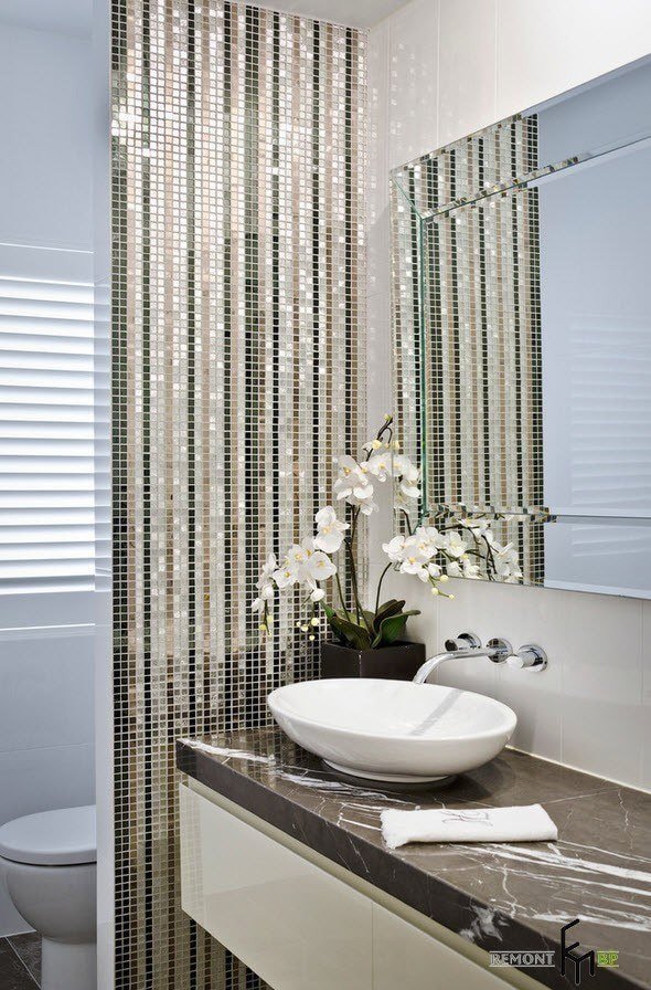 Partition with mosaic