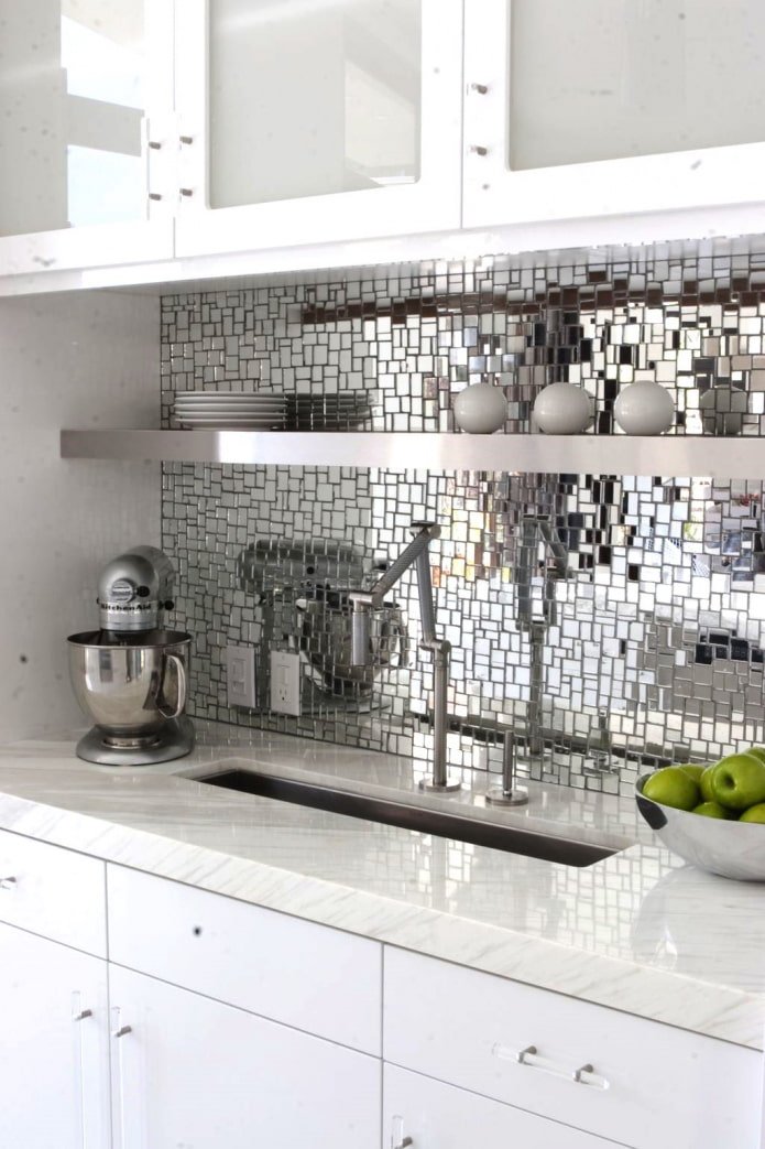 Figured mirror mosaic