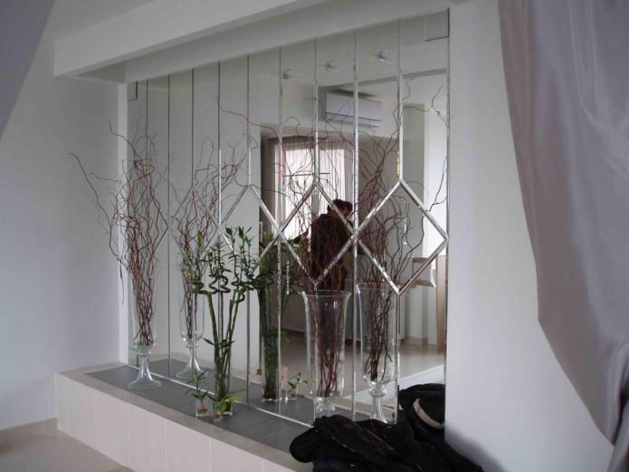 Mirror tiles in the interior