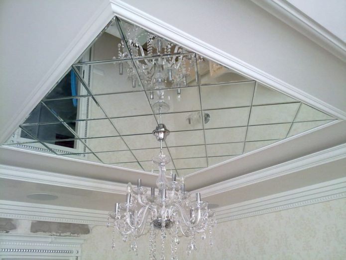 Mirror tiles in the interior
