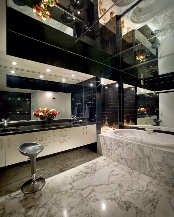 mirror ceiling in the bathroom interior