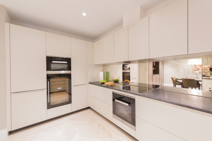 mirror apron in the kitchen interior