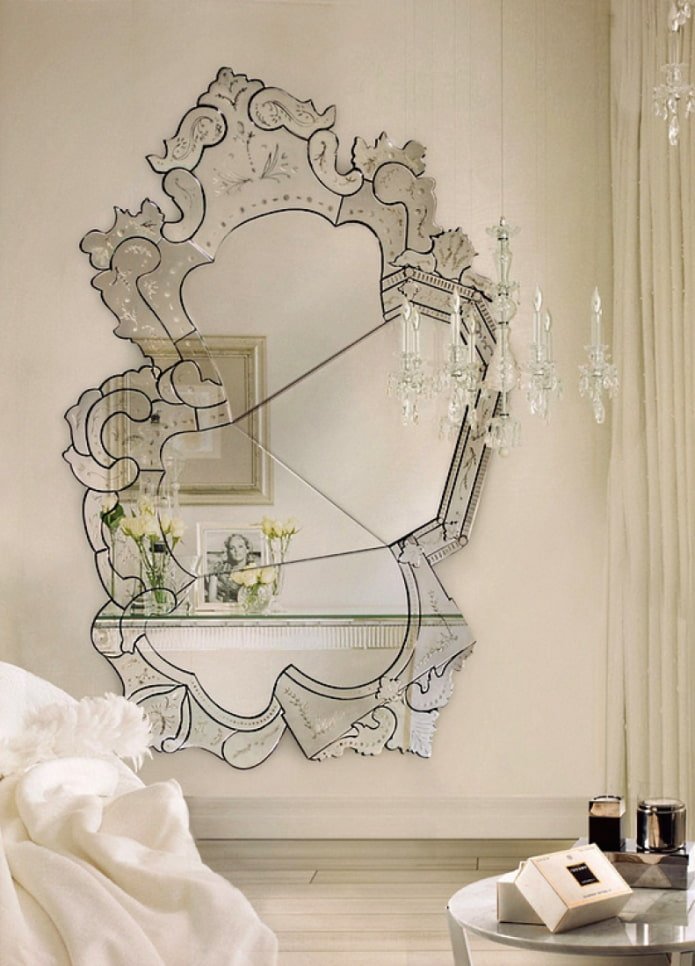 figured mirror in the interior