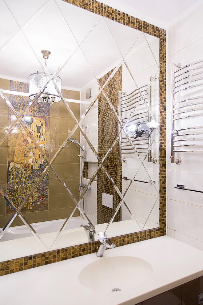 mirror with diamond engraving in the interior
