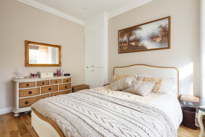 mirror in the interior of the bedroom in a classic style