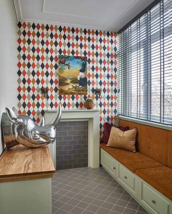 horizontal blinds on loggia