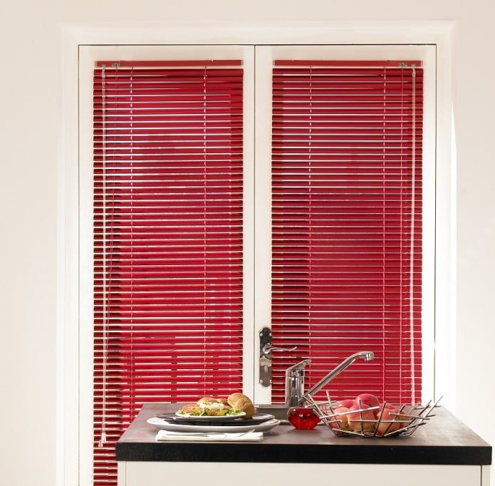 Scarlet blinds
