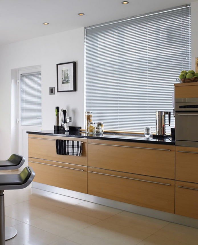 Wide blinds