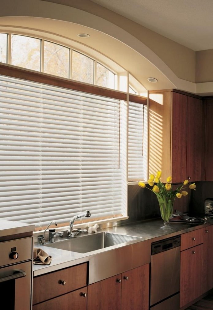 Horizontal blinds
