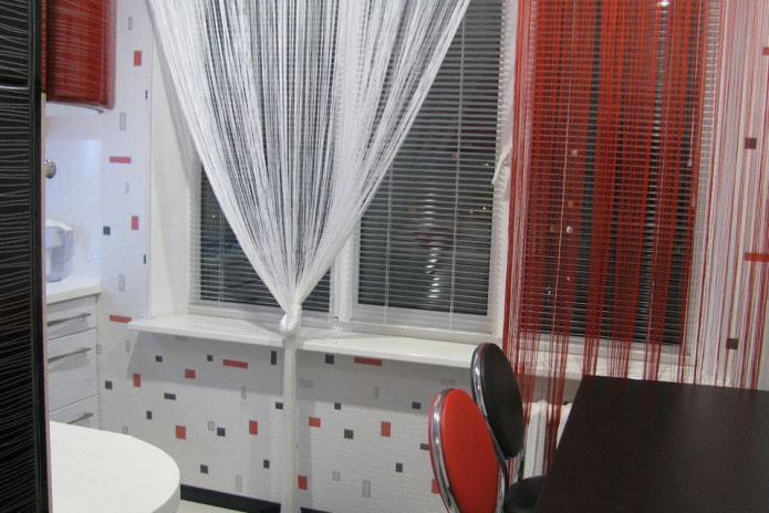 Blinds and tulle