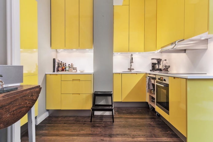 kitchen decoration in yellow tones