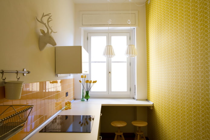 kitchen decoration in yellow tones